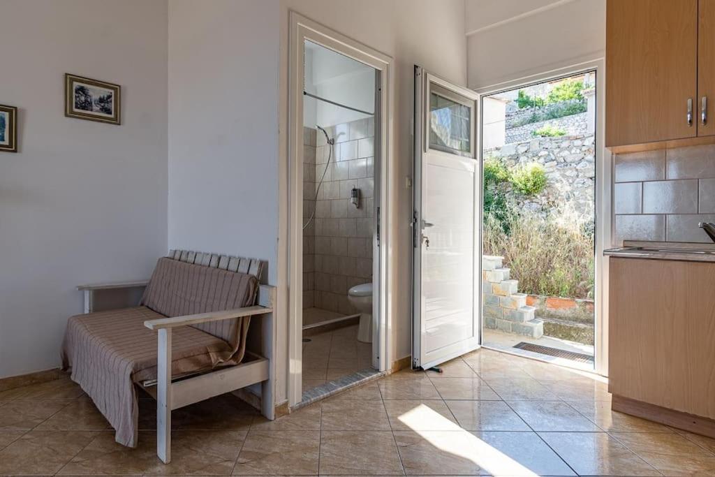 Maria Apartment Himare Fshat